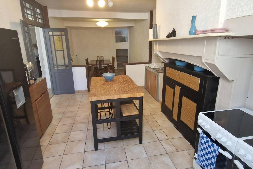 Chambre Dans Maison De Ville - 2 Personnes Oloron-Sainte-Marie Bagian luar foto